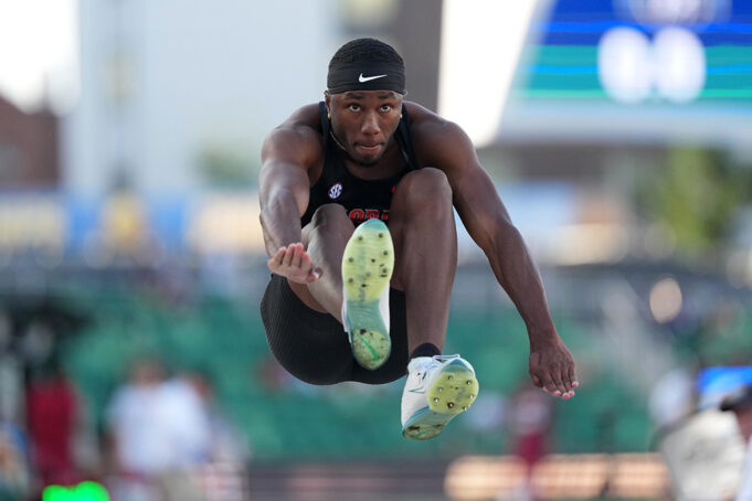 Weitsprung der NCAA -Männer - Clemons haben zuerst fertig

