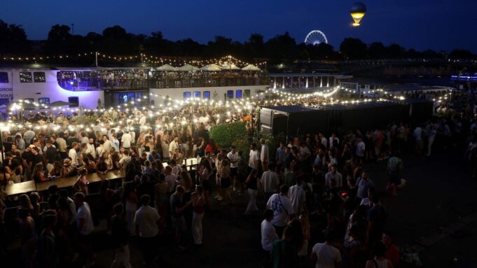 über100 Spritzenattacken auf Frauuen bei Musikfest

