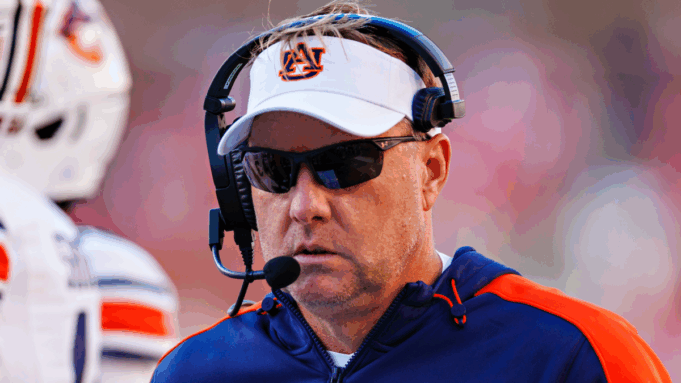 Auburn -Trainer Hugh Freeze verteidigt seinen Golfausflug vor der Saison 2025:

