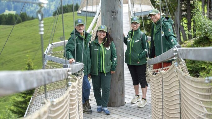 Bärstarkenfreiwilligen in De der Arroser Wildnis

