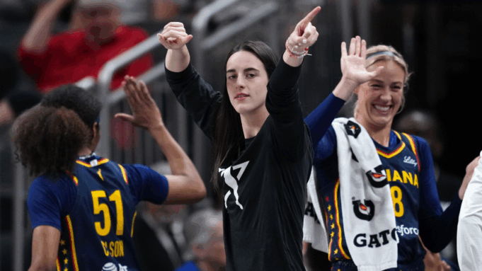 Caitlin Clark kehrt mit Verletzungen zurück; unsere 2025 College Football Hot Seat Rankings; NFL All-Quarter Team

