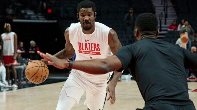 DeAndre Ayton verbessert seine Position als Lakers -Spieler

