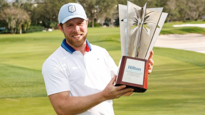 Der frühere Nhler Joe Pavelski gewinnt amerikanische Century Celebrity Golf Event

