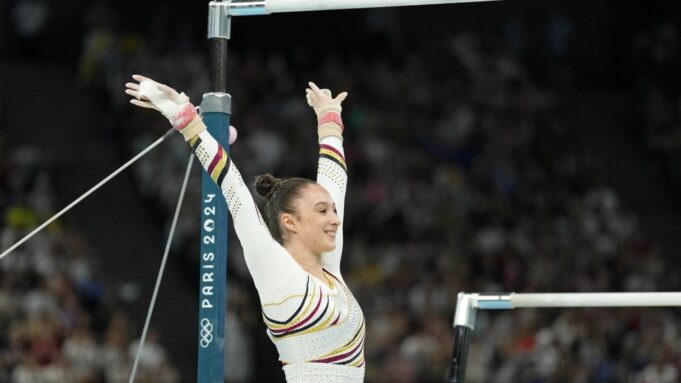 Der olympische Gymnastikmeister Nina Derwael zieht in den Ruhestand: 