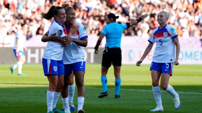 England Key Merkmale Oberfläche, wobei Wigmans Löwin im Jahr 2025 Europäischer Euro, Russo, James Superb erscheint

