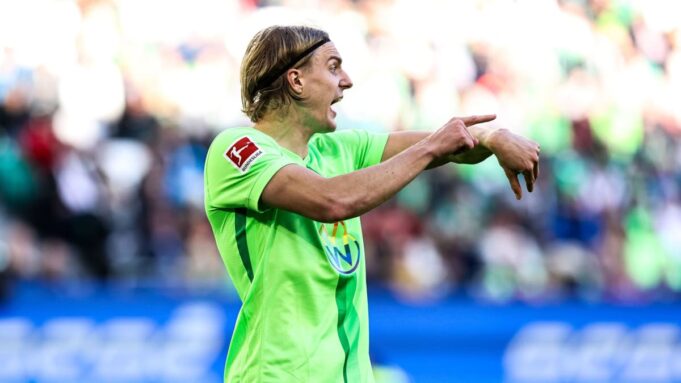 Farke Holt Auch Bornauw Nach Leeds

