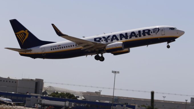 Flughafen Palma de Mallorca - 18 Quettze Nach Panik A Bord

