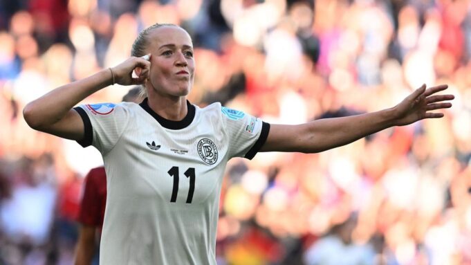 Frauen-em: Deutschland Schlägtdänemark und Steht im ViTelfinale

