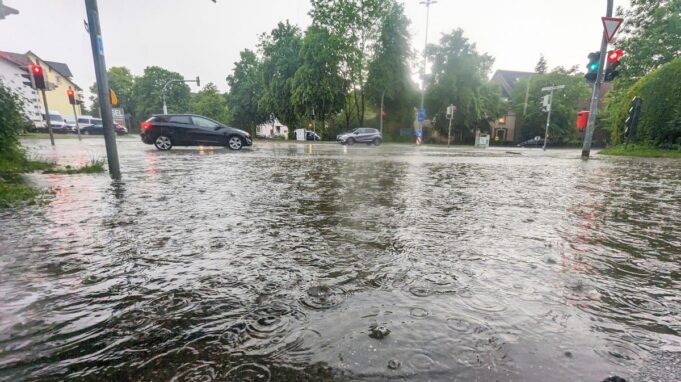Gewitter und Starkrenen nach Hitze

