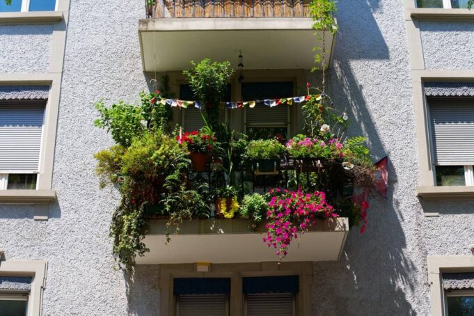 HABEMER LE DEHORS: L'Art de Transformator Balcons et Terrasse und Cocons Urbans

