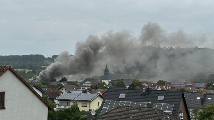 Hausbrand von Busseck -Bewohner Spring MIT HUND AUS Fenster | Hessenschau.de

