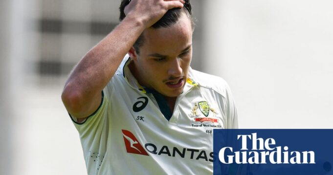 Im weiteren Verlauf der Lean Run befinden sich Druckklammern auf Konstas und Kawaja im Australian Cricket -Team im Drittel Indies -Test

