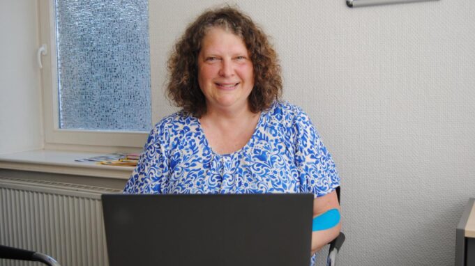 Iris buschprüftwebsitzen auf barrierefrei nach bfsg

