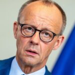 Kanzler Merz im Schlagabtausch MIT Einer Fliege