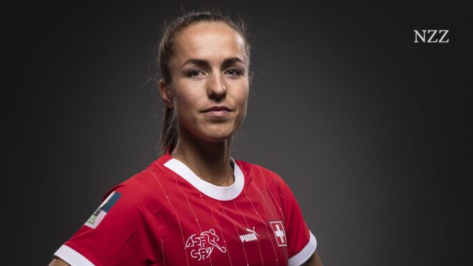 Liawältikämpftvor dem Spiel Gegen Island Mitihremkörper

