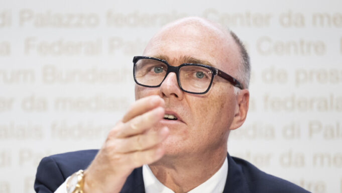 Pfister wird militärflugplätzeBesserversspirationageActionenschützen

