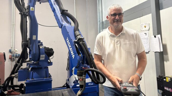 Roboter nimmt Frishinfeng in Erfurter Handwerk

