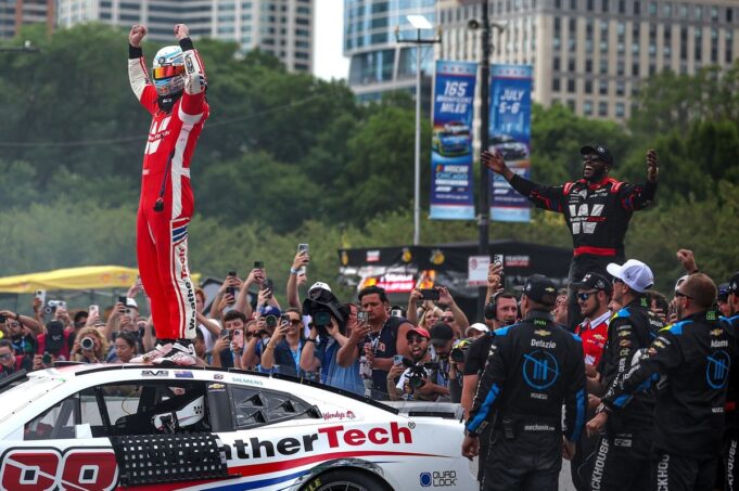Shane van Gisbergen gewinnt Chicago Weekend Sieg mit Chaos NASCAR Cup Match

