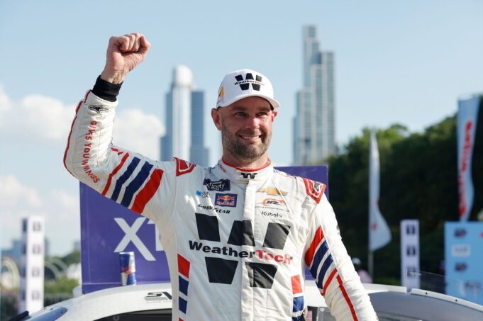 Shane van Gisbergen nimmt den Chicago Xfinity Win an

