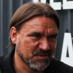 Wenn sich die Mittelfeldbewegung bildet, wird der Transfer leise voranschreiten